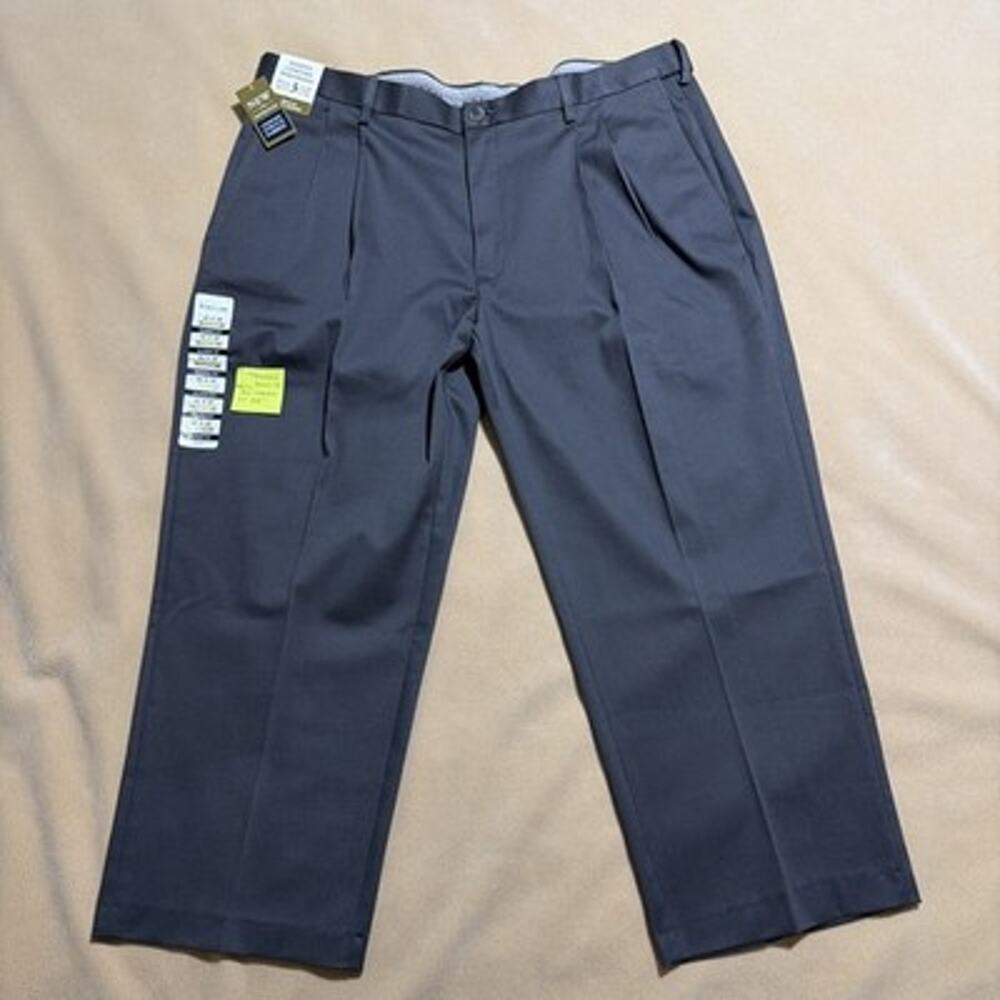 Haggar Mens Iron Free Premium Khaki Classic Fit Dark Grey Pant 40W x 25L HC01000